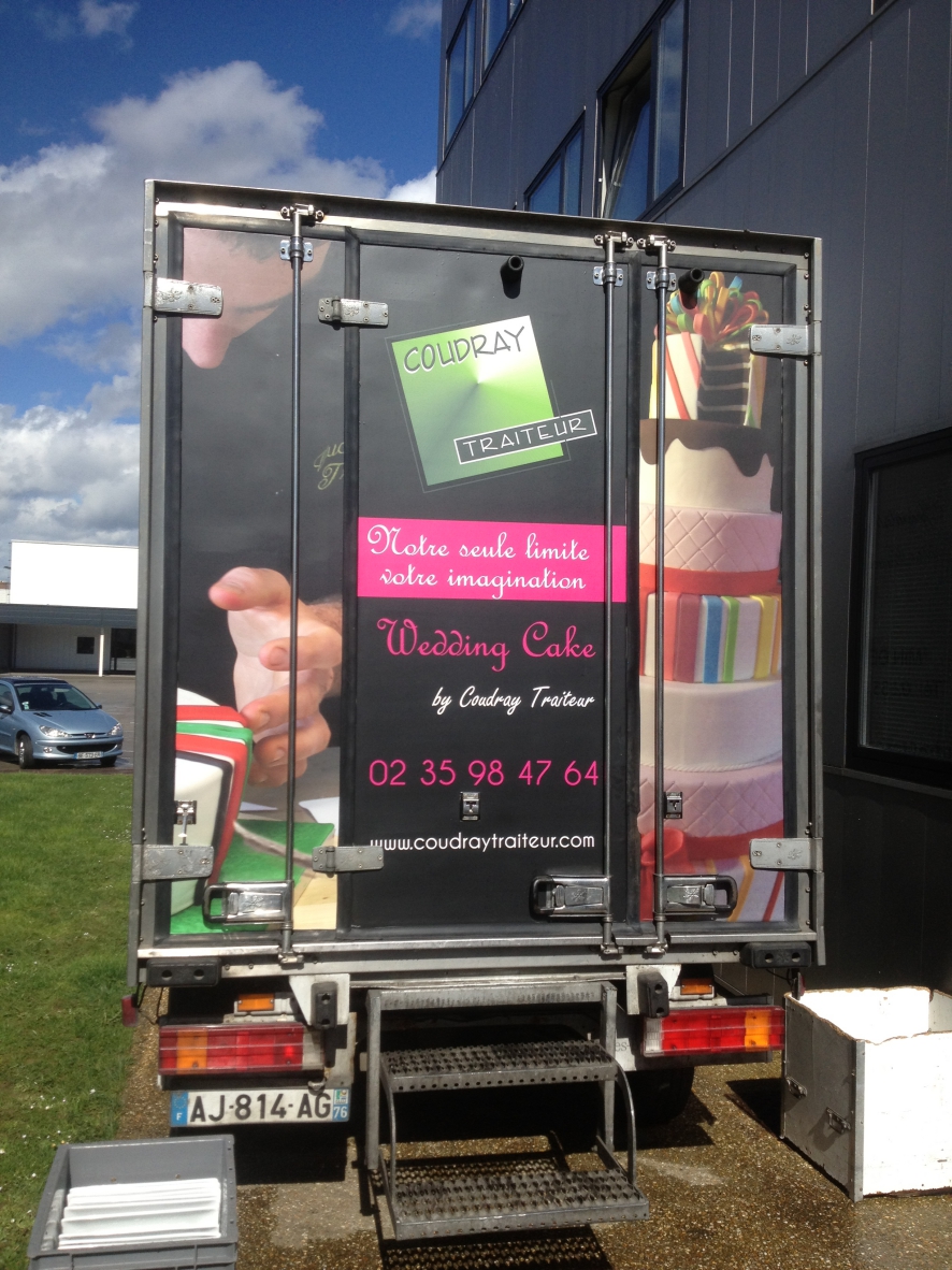 publicité rouen camion coudray traiteur wedding cake impression numerique grand format