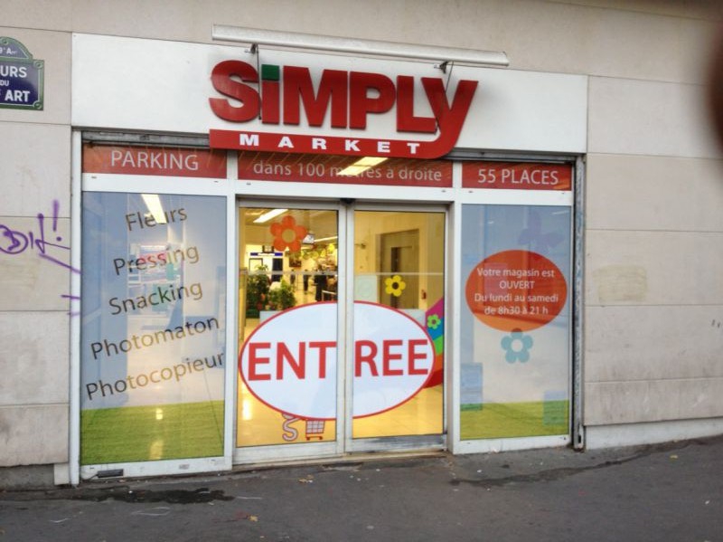 publicité vitrine impression micro perforé SIMPLY MARKET paris rouen franchise